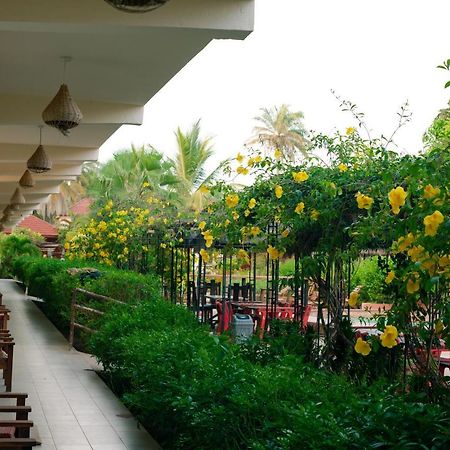 Bamboo Garden Hotel Serrekunda Eksteriør bilde