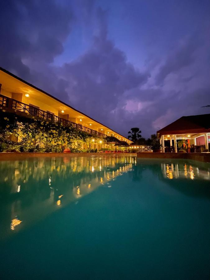Bamboo Garden Hotel Serrekunda Eksteriør bilde
