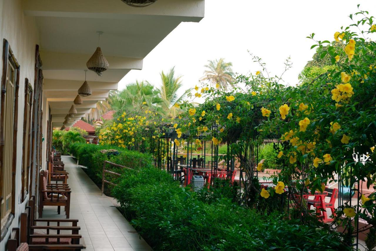 Bamboo Garden Hotel Serrekunda Eksteriør bilde