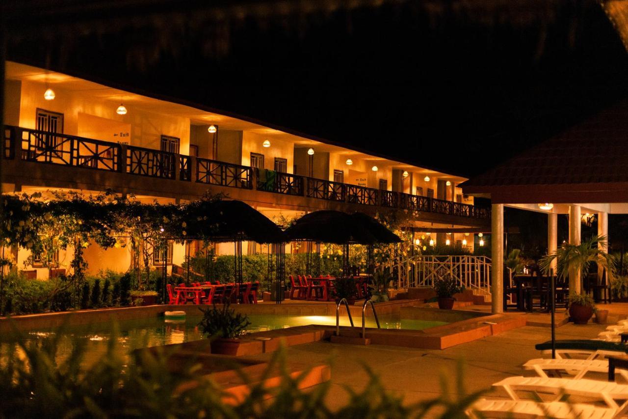 Bamboo Garden Hotel Serrekunda Eksteriør bilde