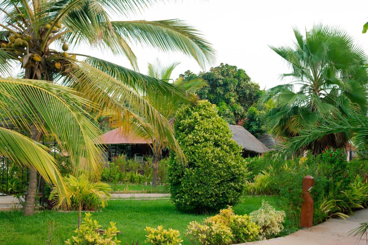 Bamboo Garden Hotel Serrekunda Eksteriør bilde