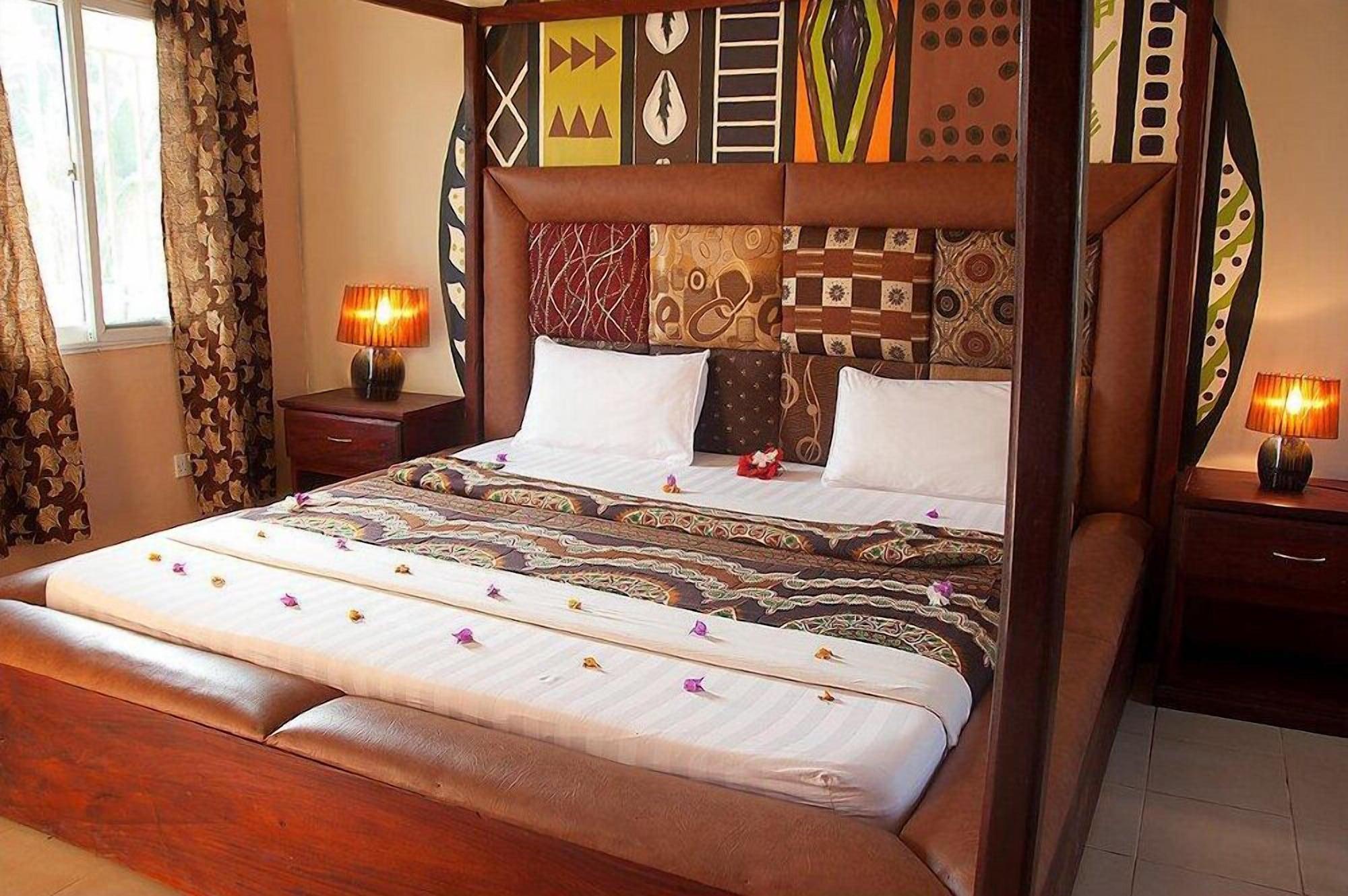 Bamboo Garden Hotel Serrekunda Eksteriør bilde
