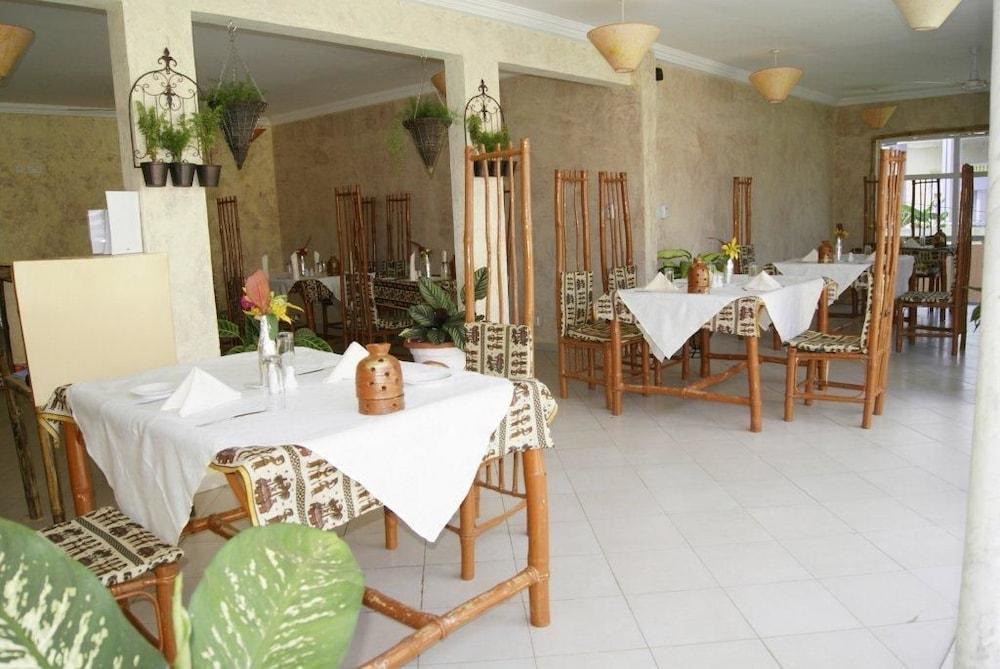 Bamboo Garden Hotel Serrekunda Eksteriør bilde