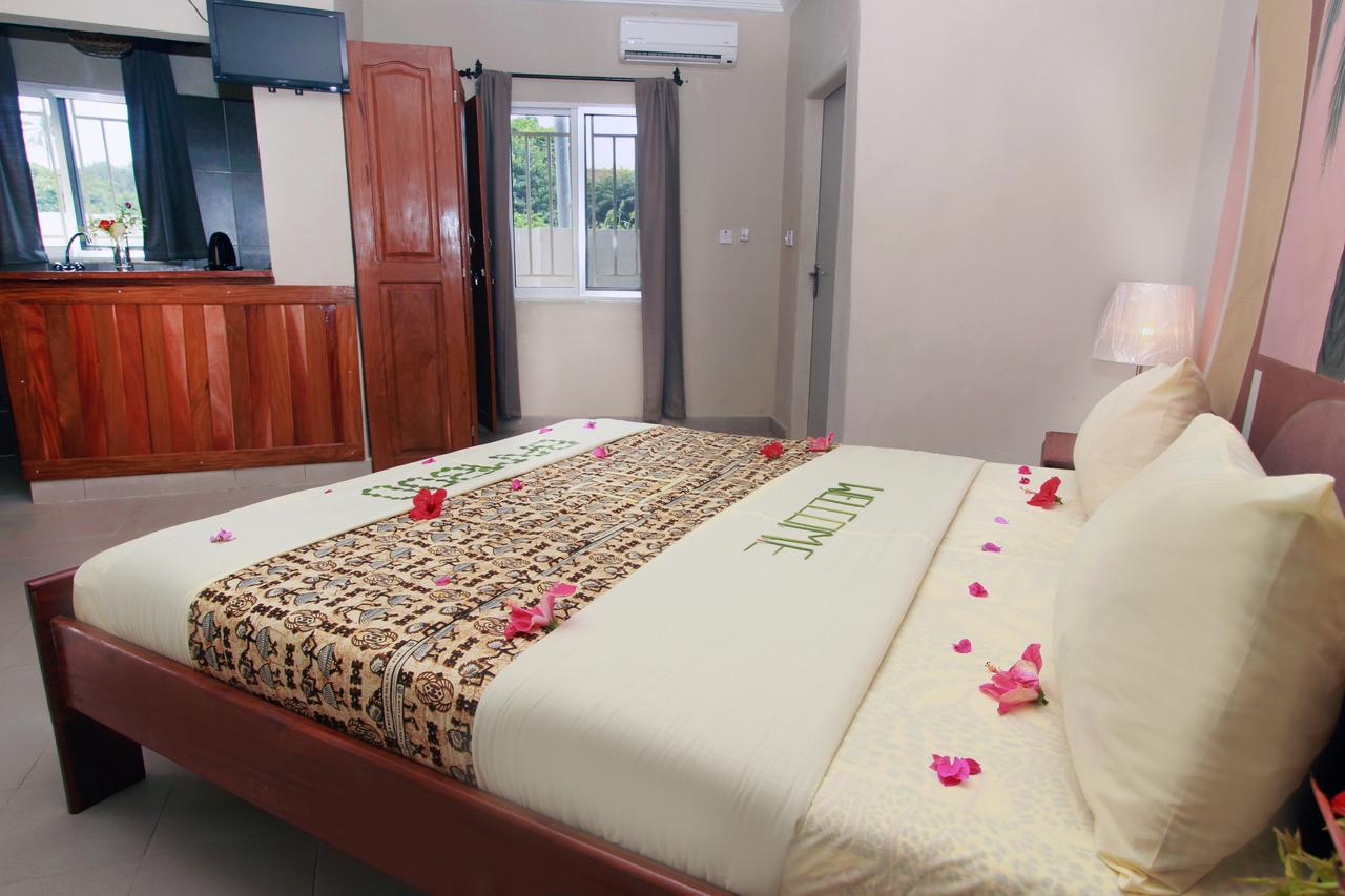 Bamboo Garden Hotel Serrekunda Eksteriør bilde